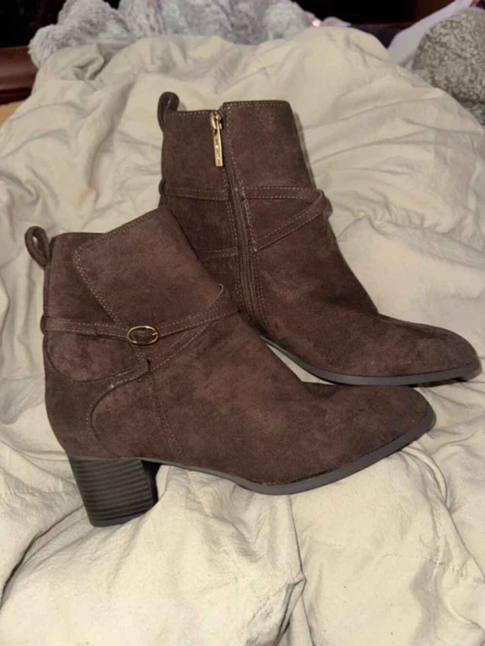 Anne Klein 3 in heel zip up ankle boots.